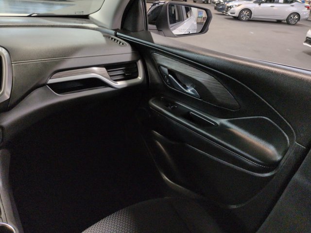 Used 2024 GMC Terrain SLE w/ Driver Convenience Package FWD image 16
