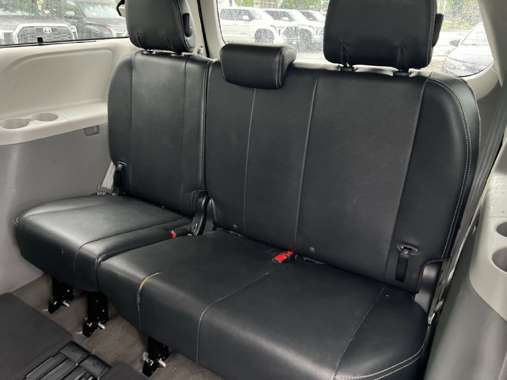 Used 2011 Toyota Sienna SE w/ Preferred Pkg FWD image 20