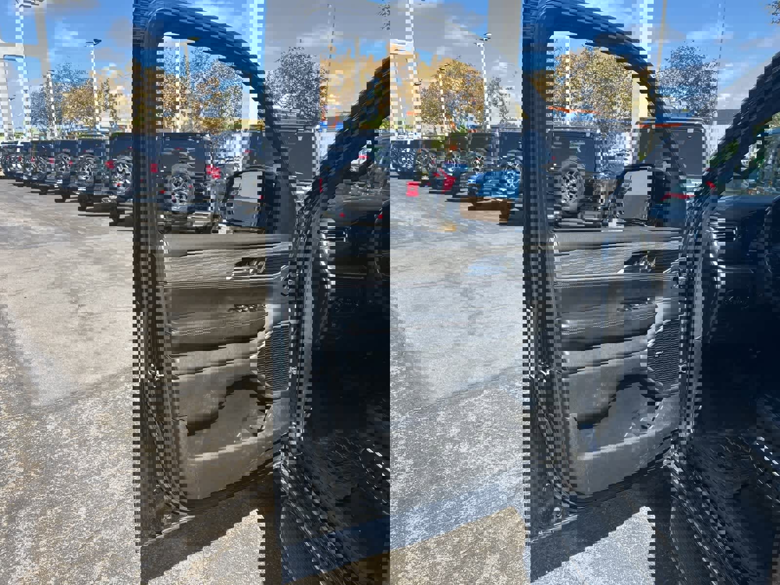 Used 2022 Jeep Wagoneer Series II image 39