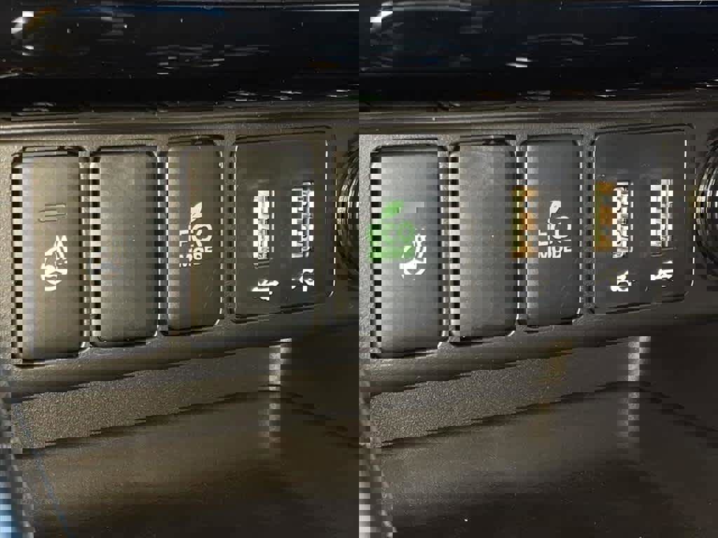 New 2026 Mitsubishi Eclipse Cross Black Edition image 10