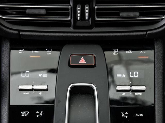 Certified 2026 Porsche Macan AWD/4WD image 18