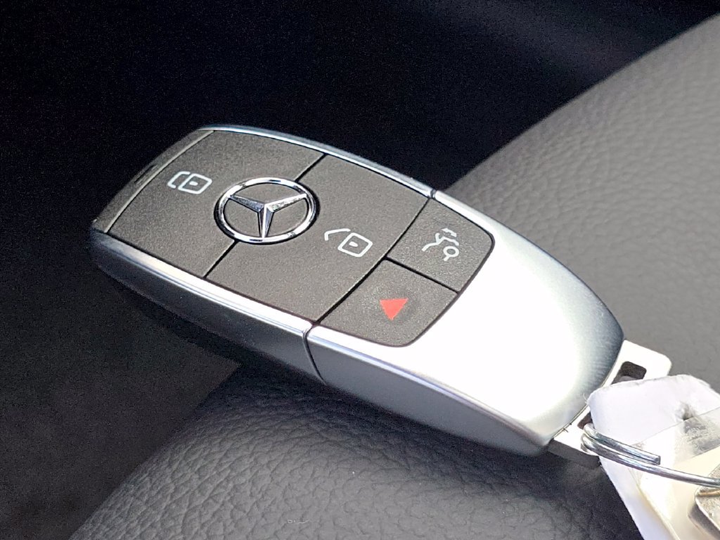 New 2026 Mercedes-Benz GLB 250 4MATIC image 38