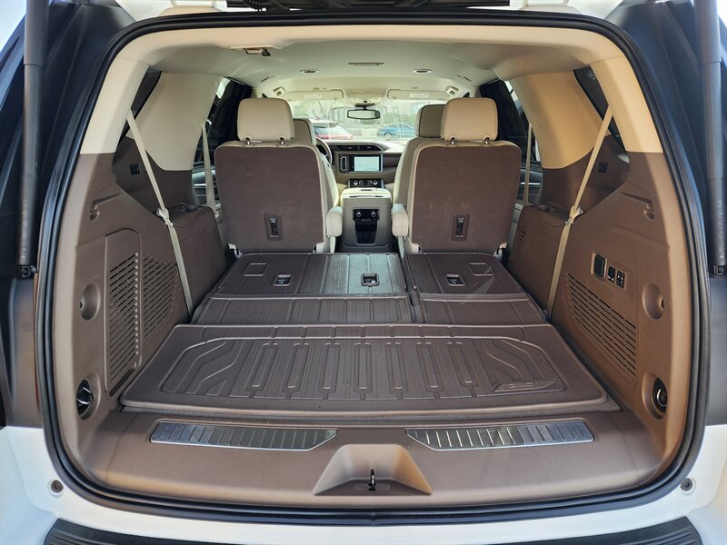 Used 2023 GMC Yukon Denali w/ LPO, Floor Liner Package RWD image 18
