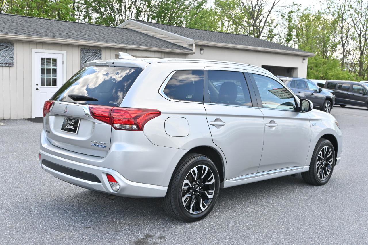 Used 2018 Mitsubishi Outlander SEL AWD/4WD image 11