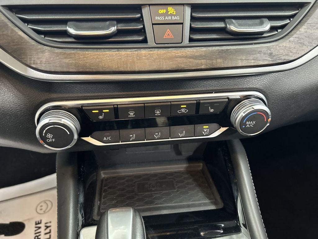 Used 2023 Nissan Altima 2.5 SV w/ SV Premium Package AWD/4WD image 17