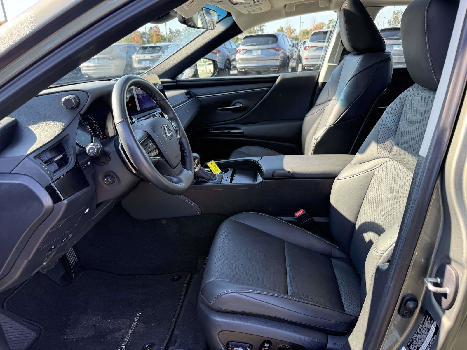Used 2025 Lexus ES 350 w/ Premium Package FWD image 13