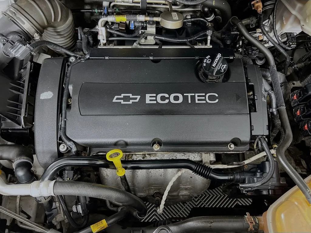 Used 2017 Chevrolet Sonic LT image 28