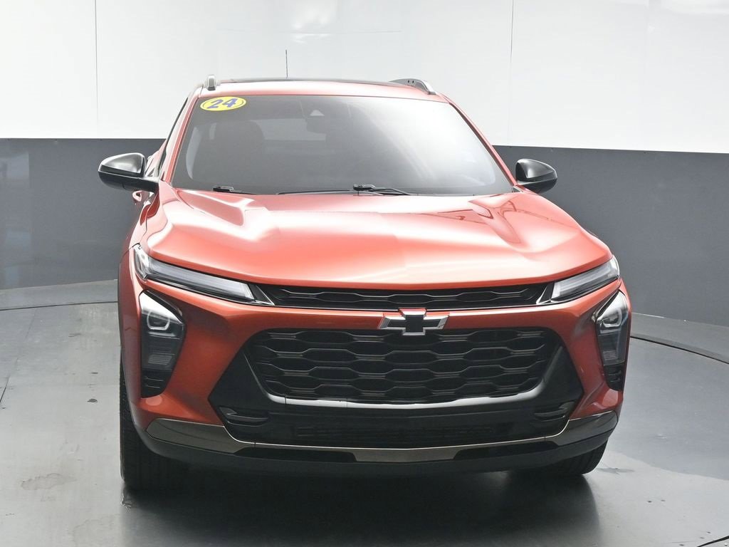 Used 2024 Chevrolet Trax ACTIV w/ Sunroof Package image 3