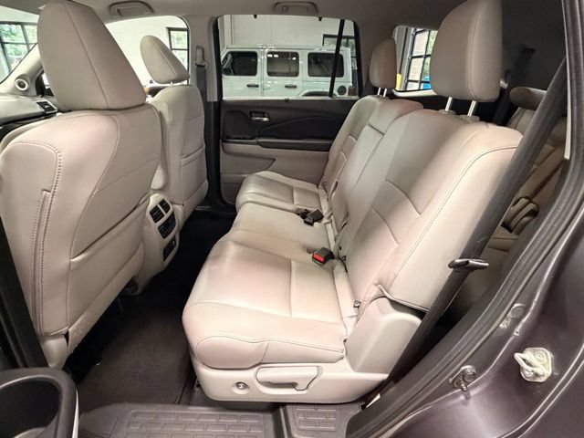 Used 2021 Honda Pilot Touring image 16