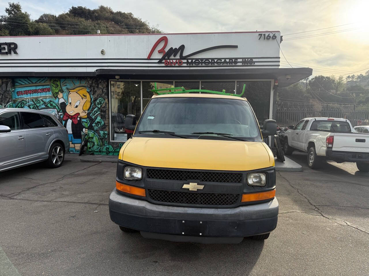 Used 2012 Chevrolet Express 2500 RWD image 3