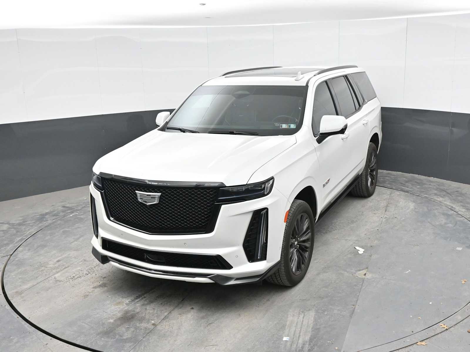 Used 2024 Cadillac Escalade V w/ LPO, ONYX Package AWD/4WD image 15
