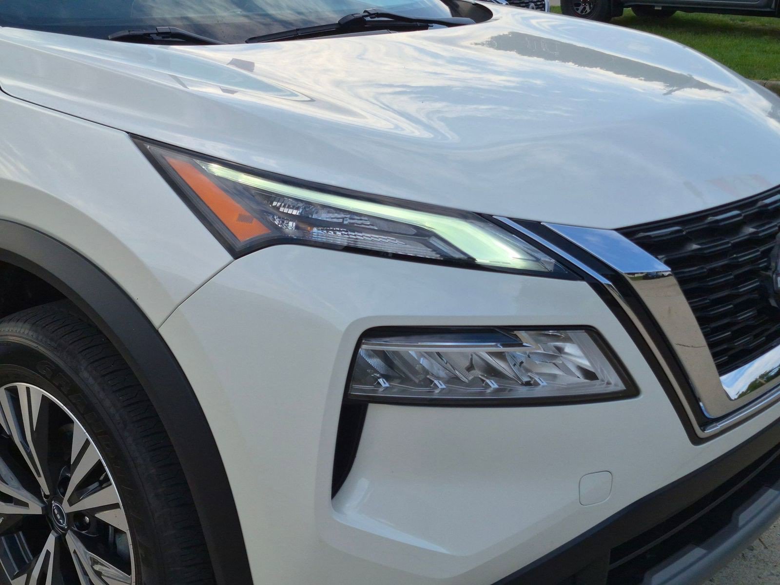 Certified 2023 Nissan Rogue SV w/ SV Premium B Package AWD/4WD image 41