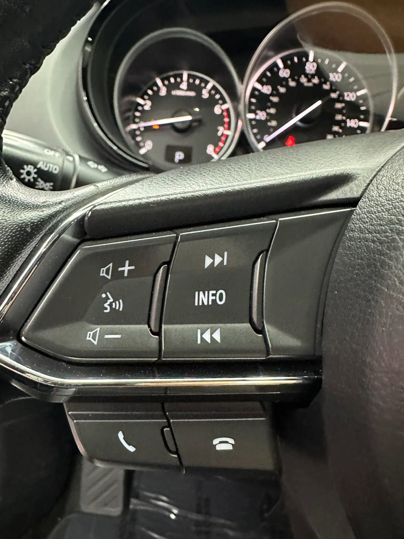 Used 2018 MAZDA CX-9 Touring FWD image 15