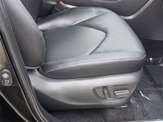 Certified 2025 Toyota Highlander Limited image 12
