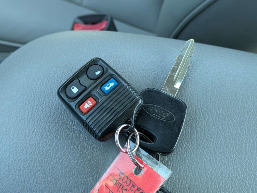 Used 2003 Ford Mustang Coupe image 24