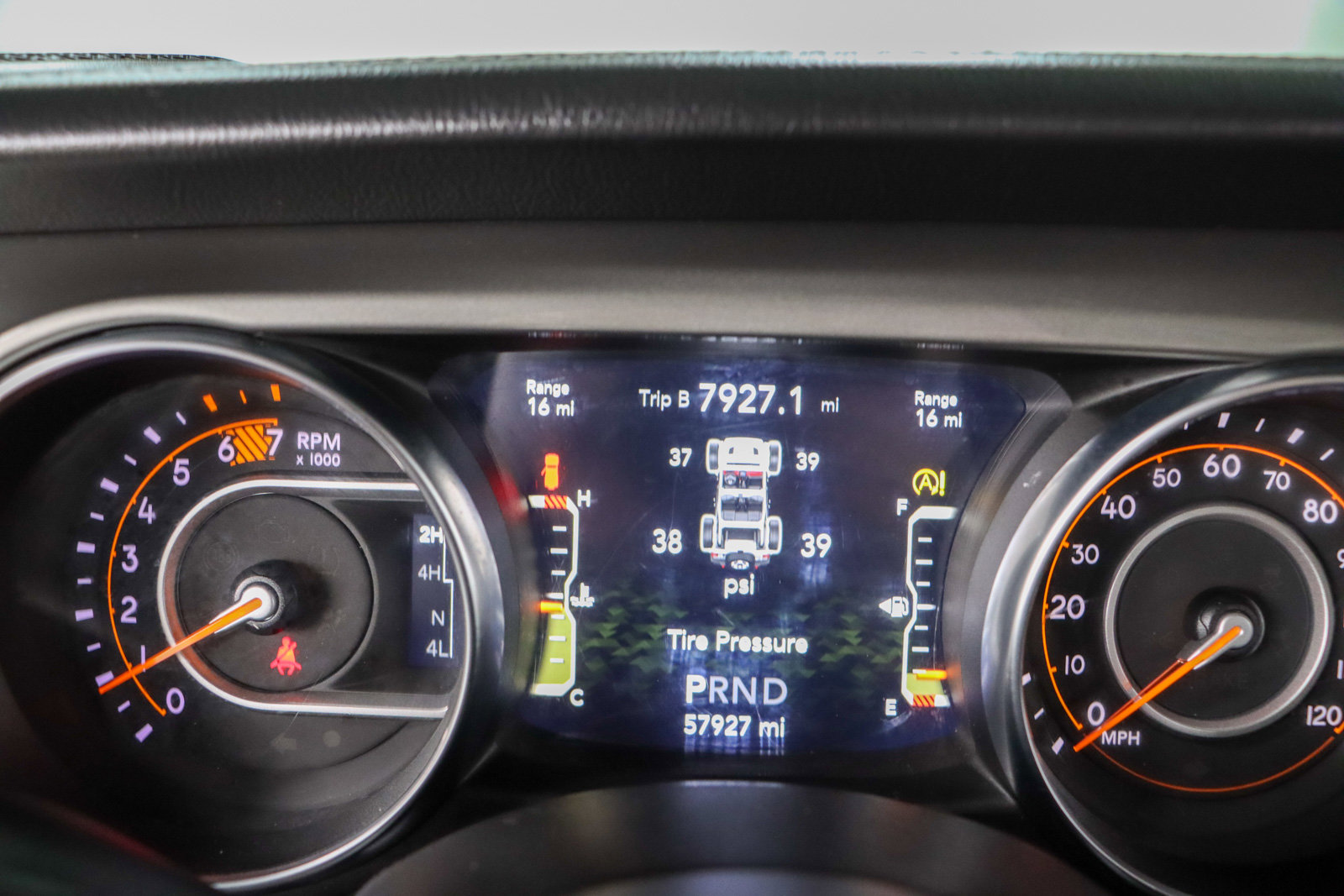 Used 2022 Jeep Wrangler Unlimited Sahara image 17