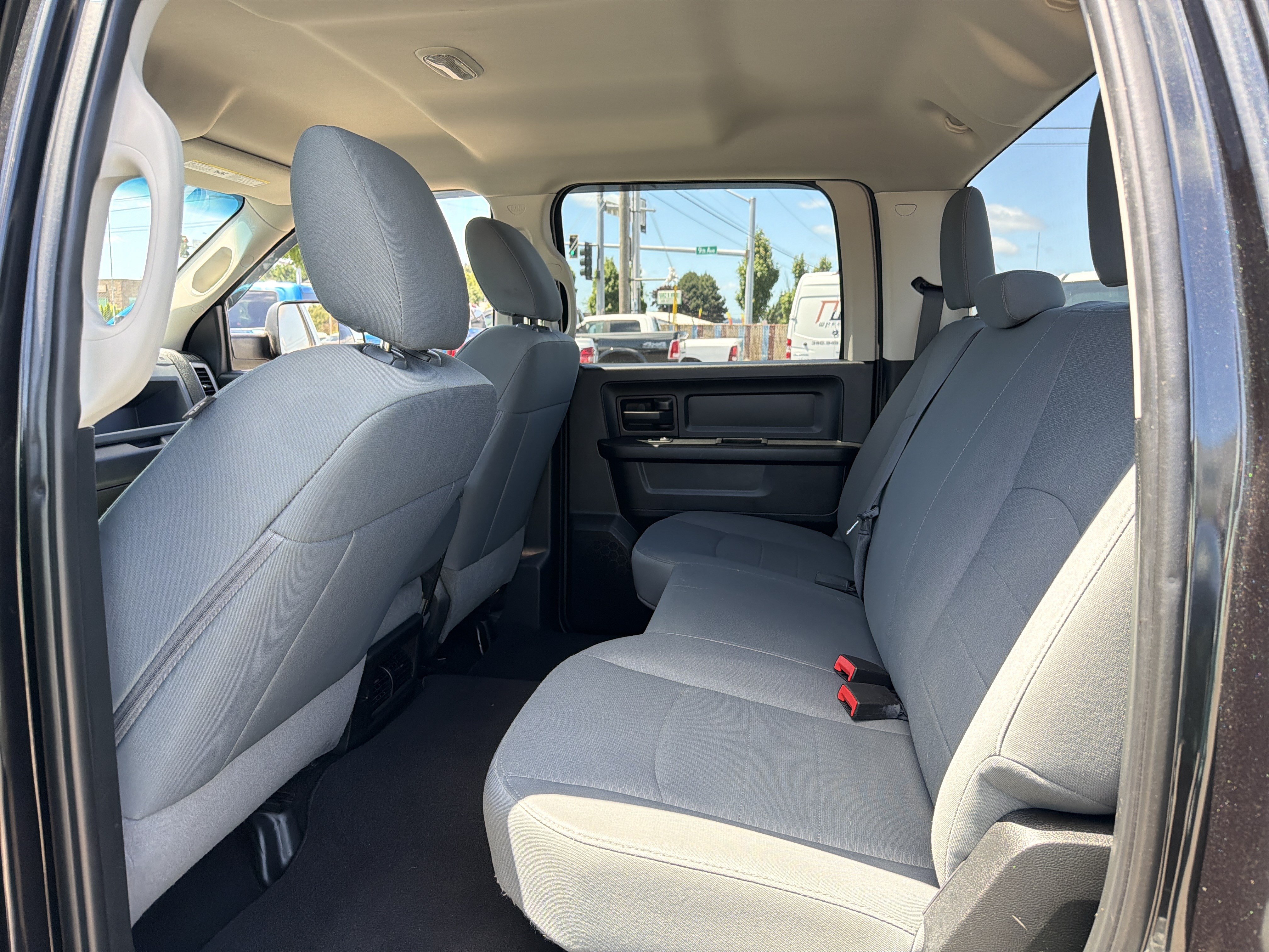 Used 2018 RAM 1500 ST w/ SXT Appearance Group AWD/4WD image 11
