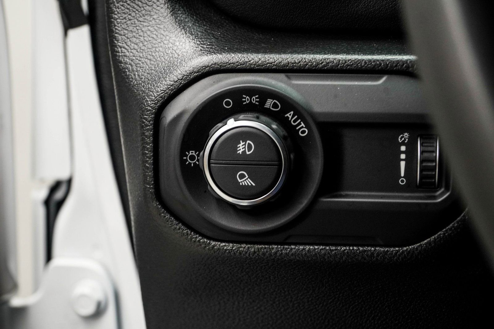 Used 2023 Jeep Gladiator Overland w/ LED Lighting Group image 29