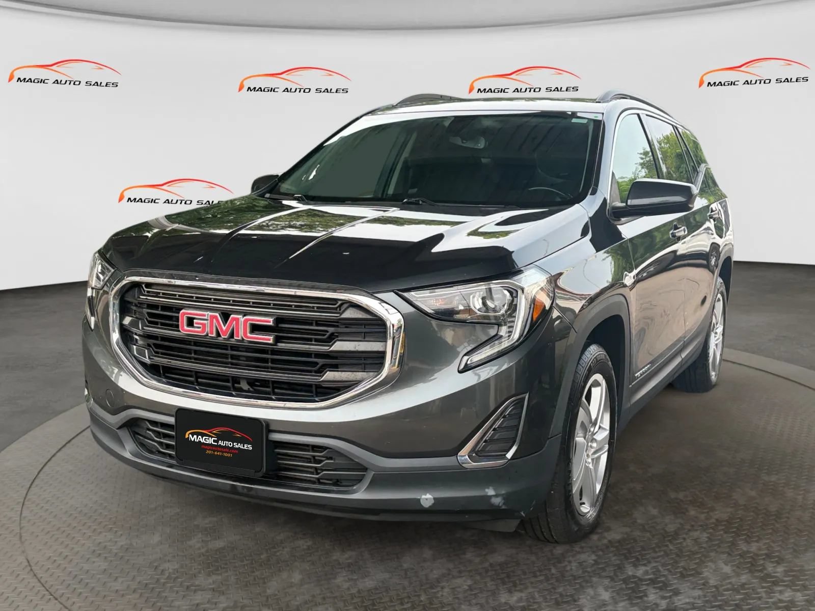 Used 2018 GMC Terrain SLE w/ Driver Convenience Package AWD/4WD image 1