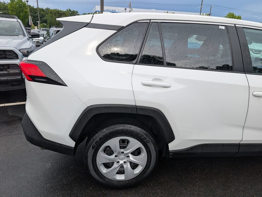 Certified 2024 Toyota RAV4 LE AWD/4WD image 9