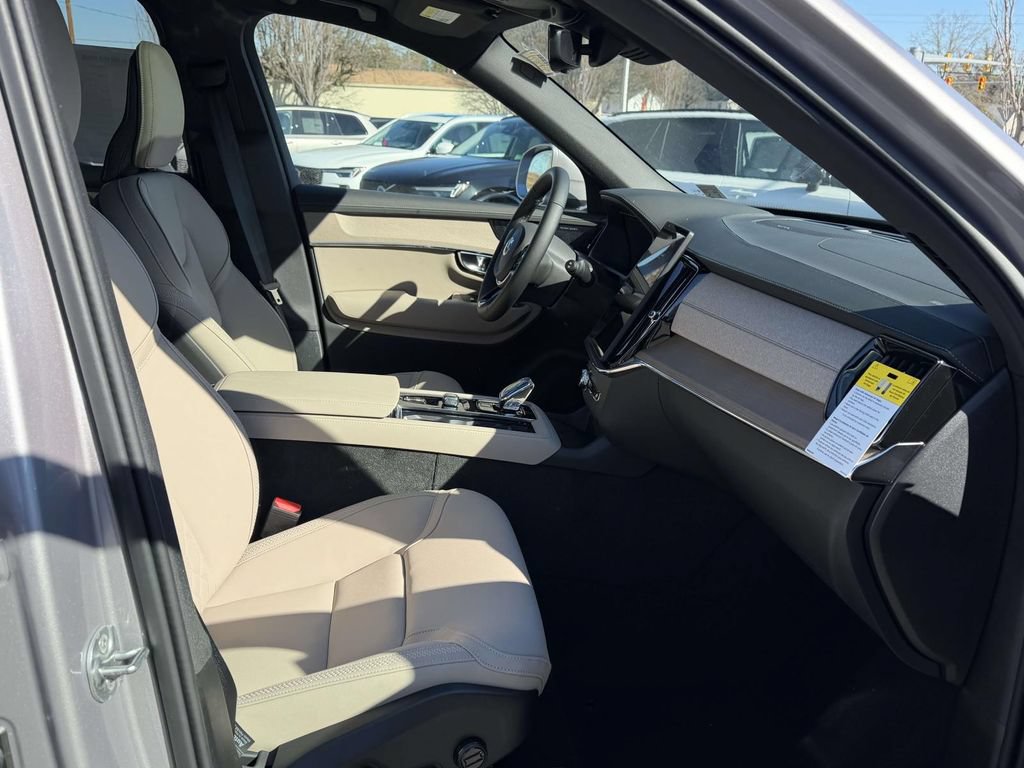New 2026 Volvo XC90 B6 Plus w/ Protection Package Premier AWD/4WD image 11