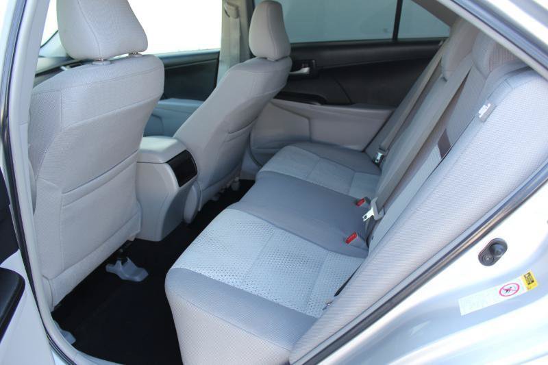Used 2014 Toyota Camry LE FWD image 12