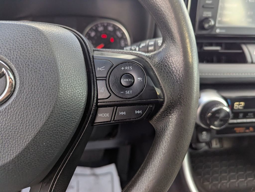 Used 2022 Toyota RAV4 XLE w/ Convenience Package image 29