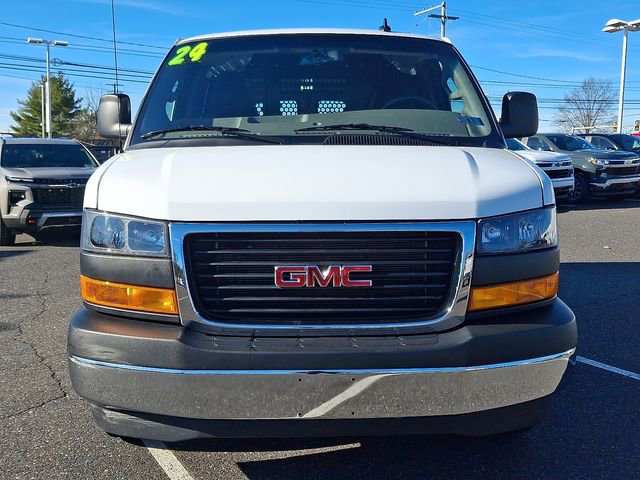 Used 2024 GMC Savana 2500 w/ Driver Convenience Package image 2