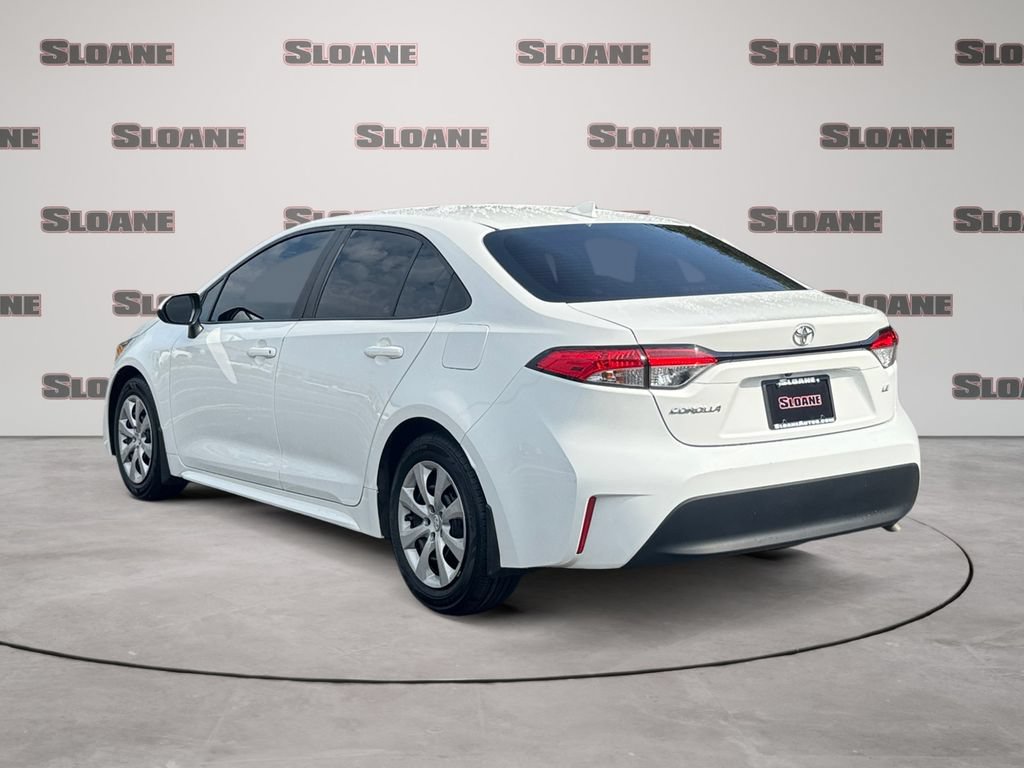 Used 2023 Toyota Corolla LE FWD image 3