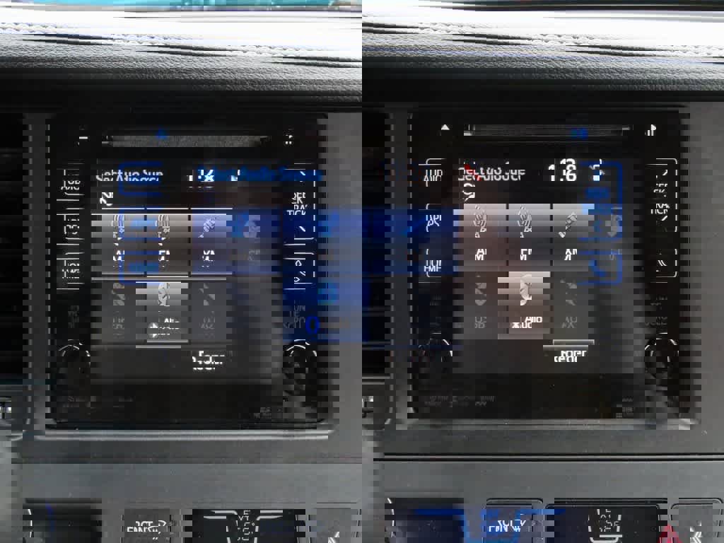 Used 2017 Toyota Sienna SE image 23