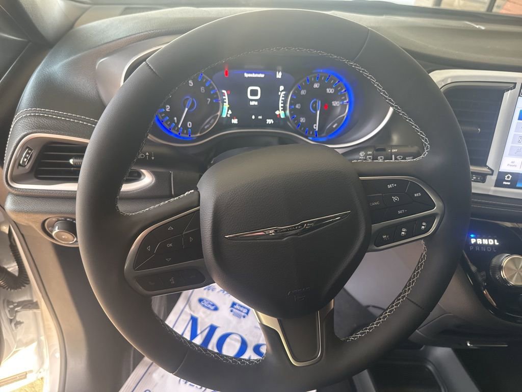 New 2026 Chrysler Pacifica Select image 10