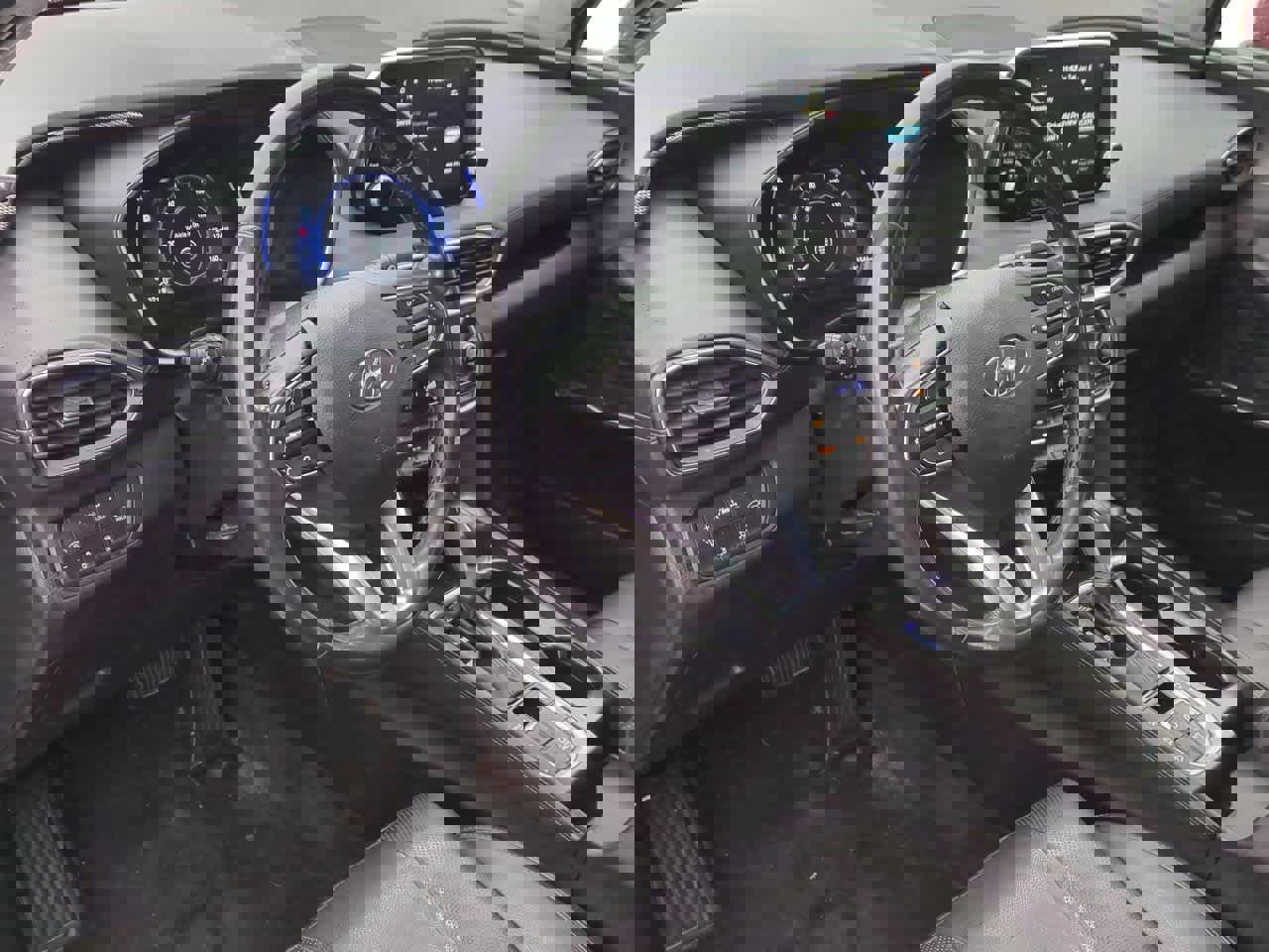 Used 2019 Hyundai Santa Fe AWD image 2