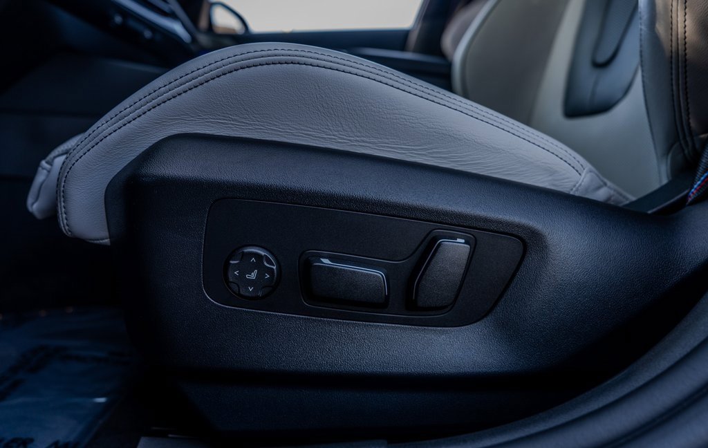 Used 2026 BMW M5 w/ Executive Package image 18