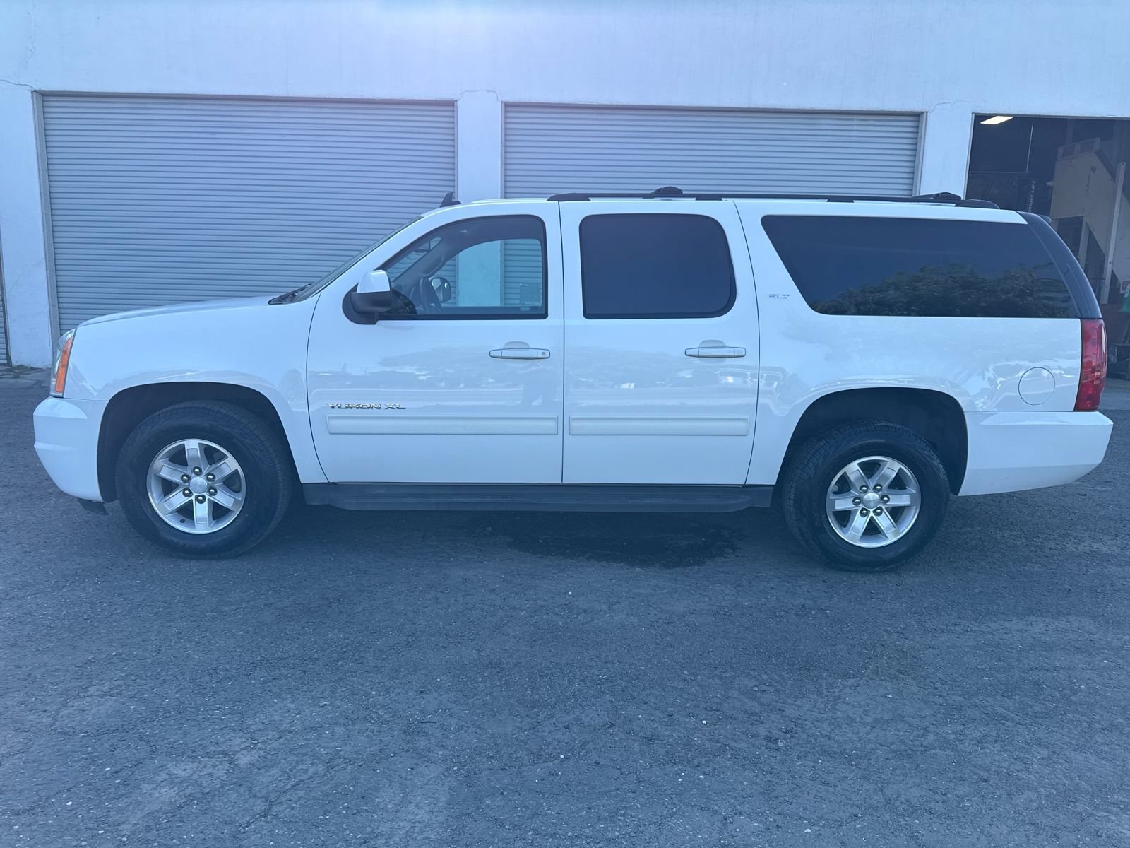 Used 2014 GMC Yukon XL SLT RWD video 2