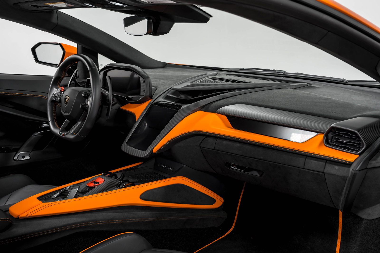 Used 2025 Lamborghini Revuelto AWD/4WD image 31