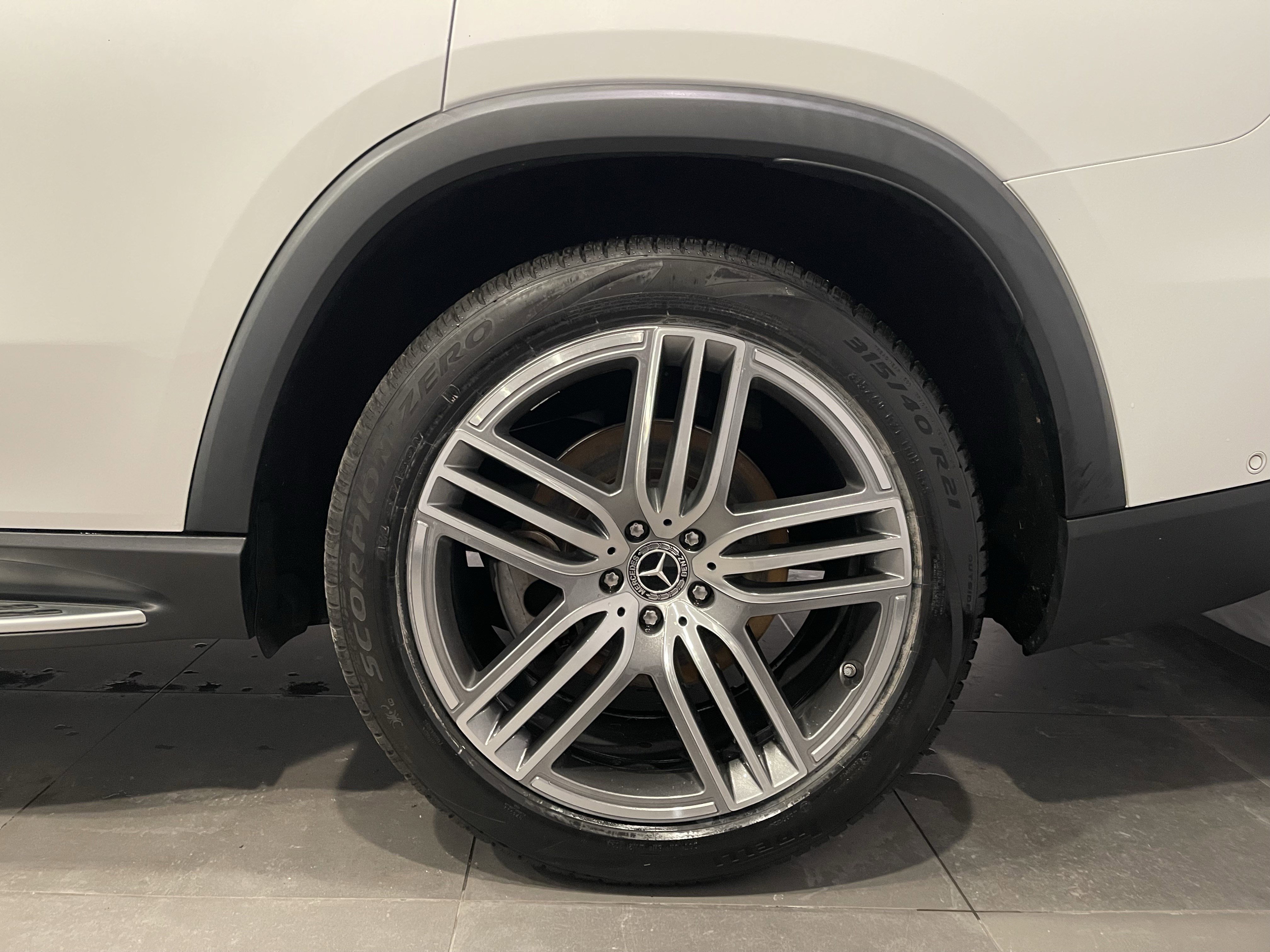 Used 2022 Mercedes-Benz GLS 450 4MATIC image 9