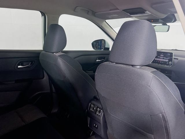 Used 2026 Nissan Rogue SV FWD image 8