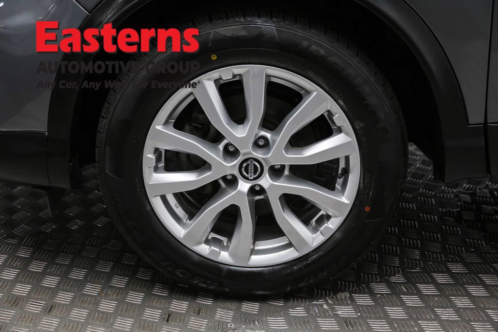 Used 2021 Nissan Rogue Sport S image 31