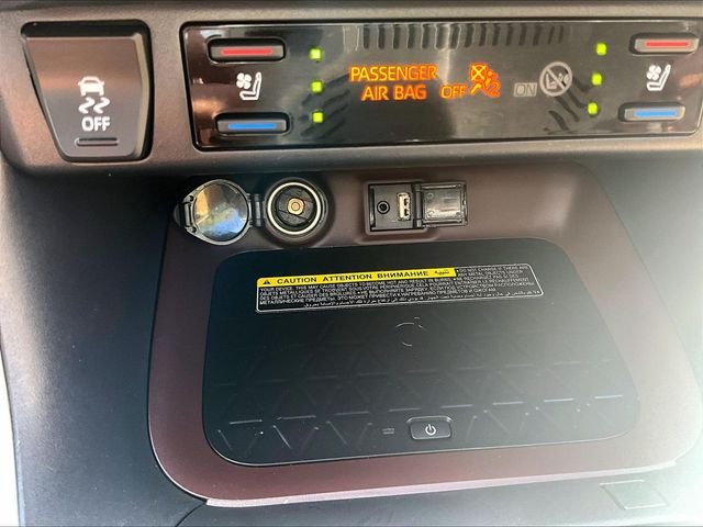 Used 2019 Toyota RAV4 Limited AWD/4WD image 28