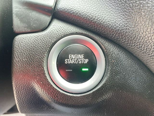 Used 2020 Chevrolet Equinox LT w/ Driver Convenience Package image 16