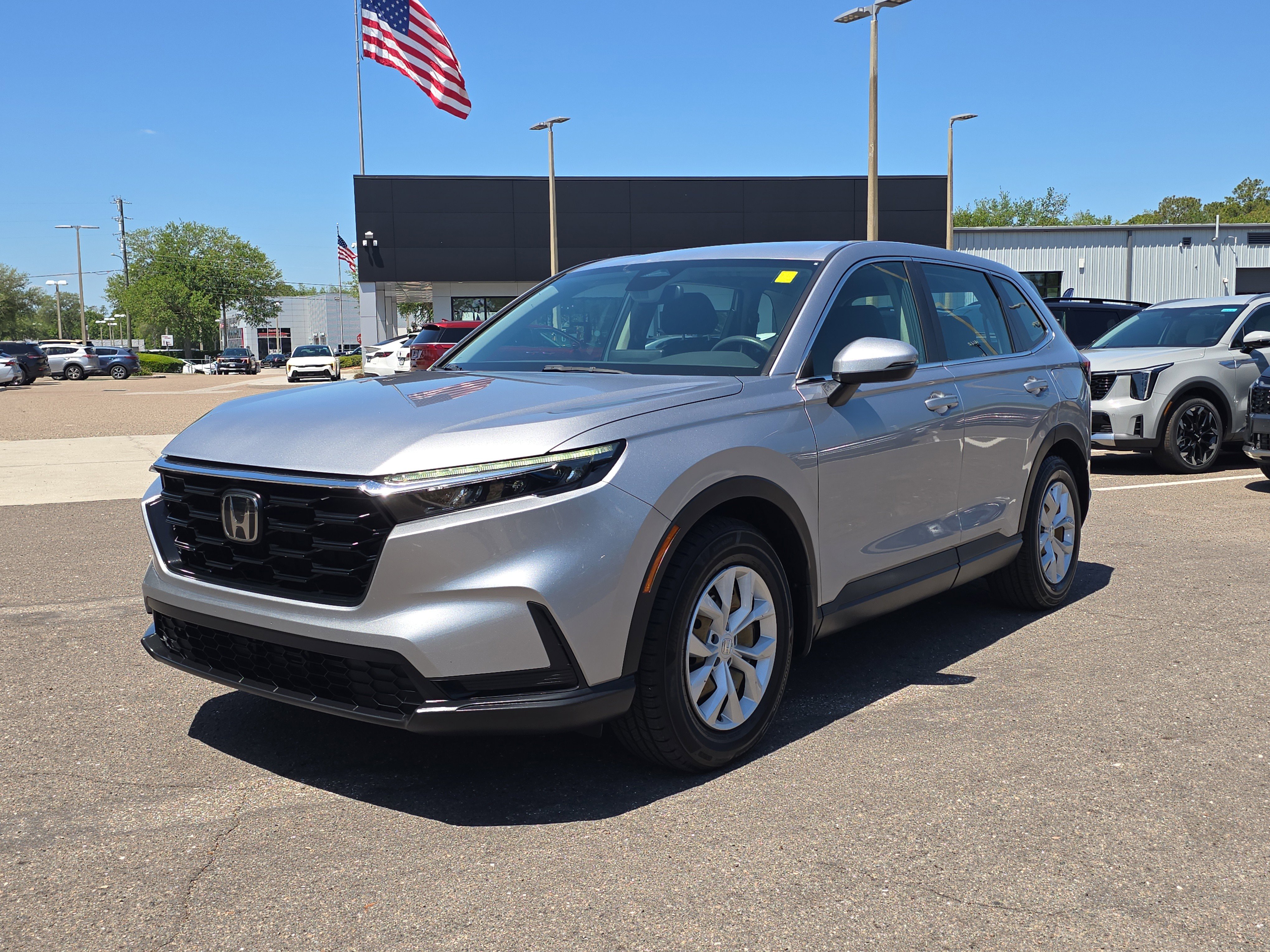 Used 2023 Honda CR-V LX image 4