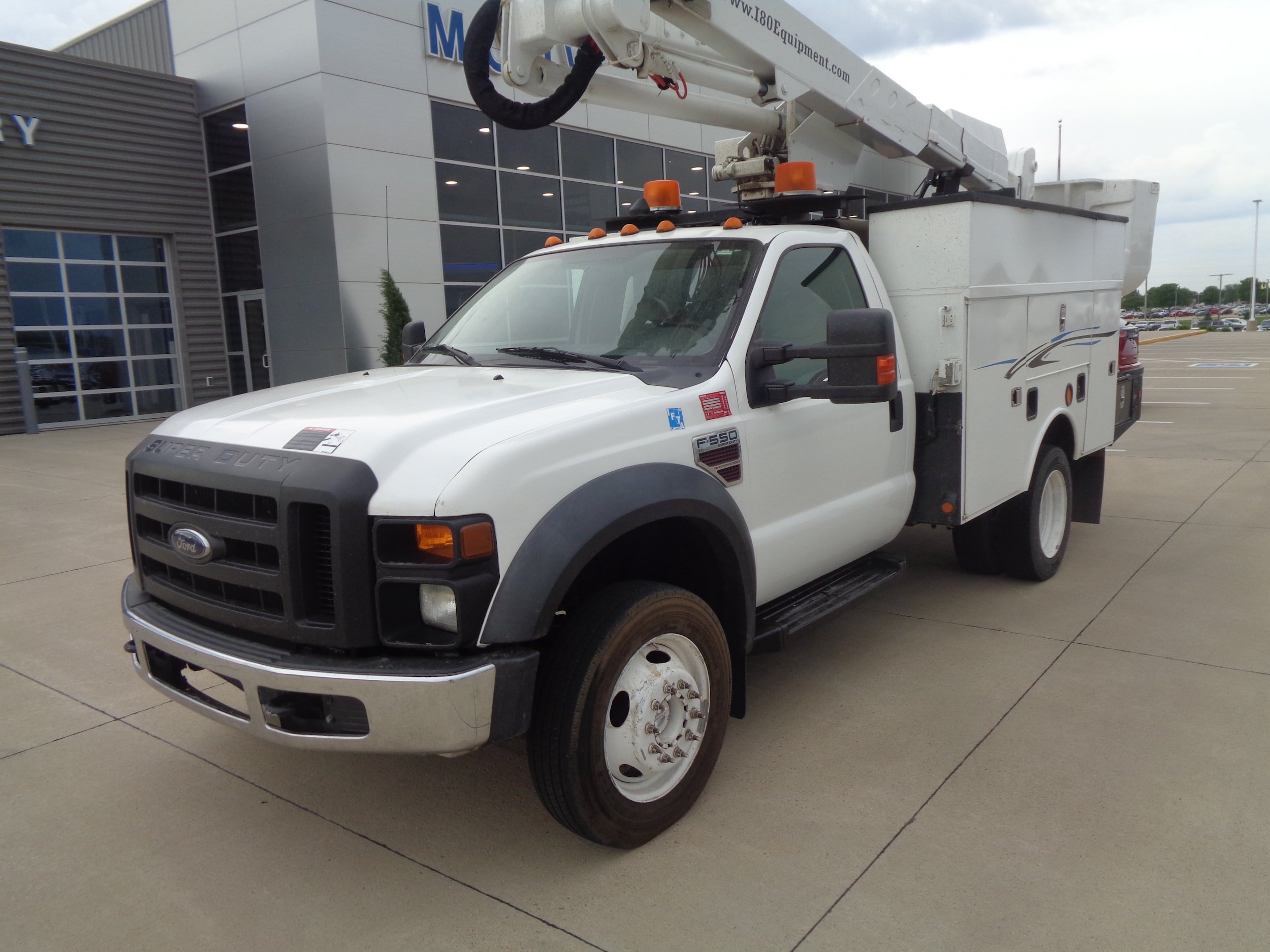Used 2009 Ford F550 4x4 Regular Cab Super Duty image 2