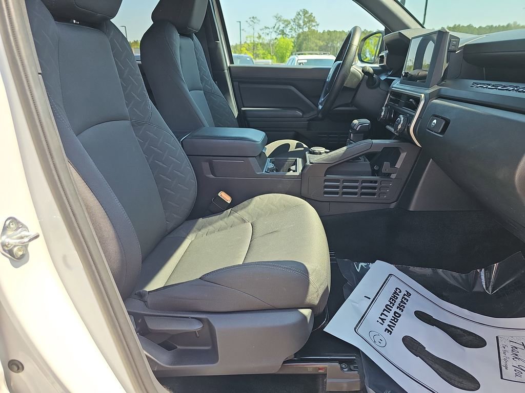 Used 2024 Toyota Tacoma SR AWD/4WD image 13