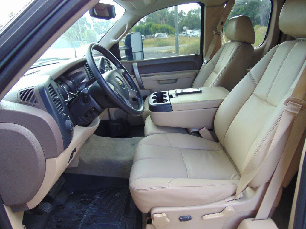 Used 2013 Chevrolet Silverado 2500 LT w/ Interior Plus Package image 23