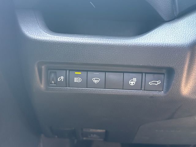 Used 2021 Toyota RAV4 XLE w/ Convenience Package AWD/4WD image 31