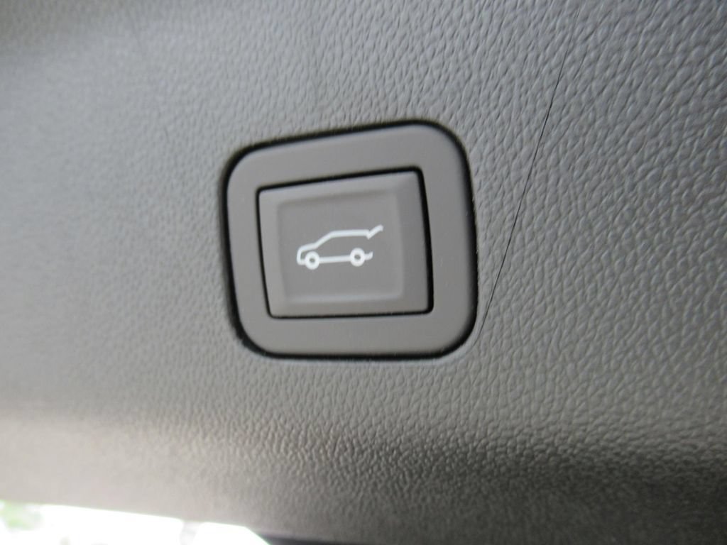 New 2026 GMC Yukon XL AT4 Ultimate AWD/4WD image 37