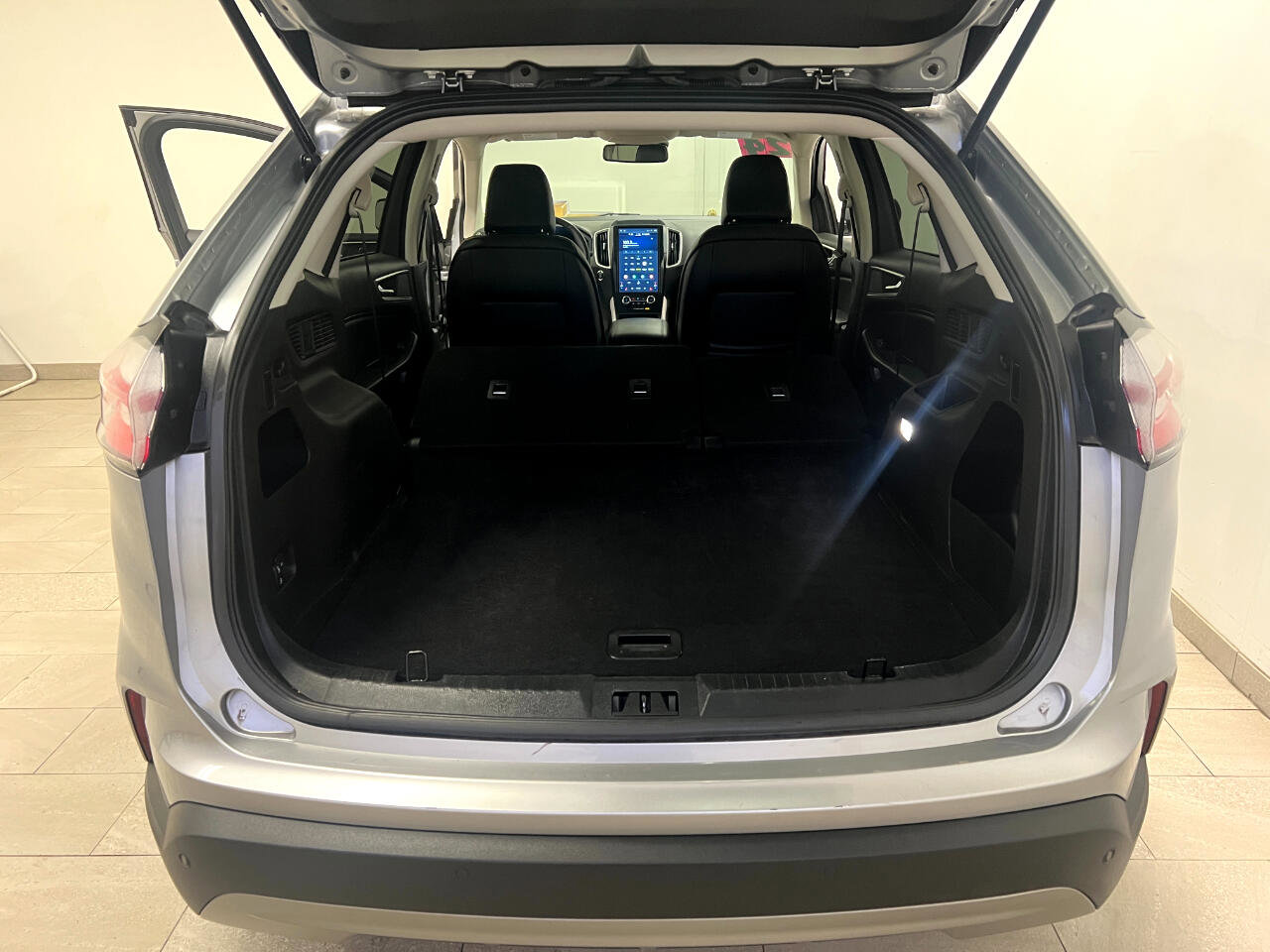 Used 2024 Ford Edge SEL image 18