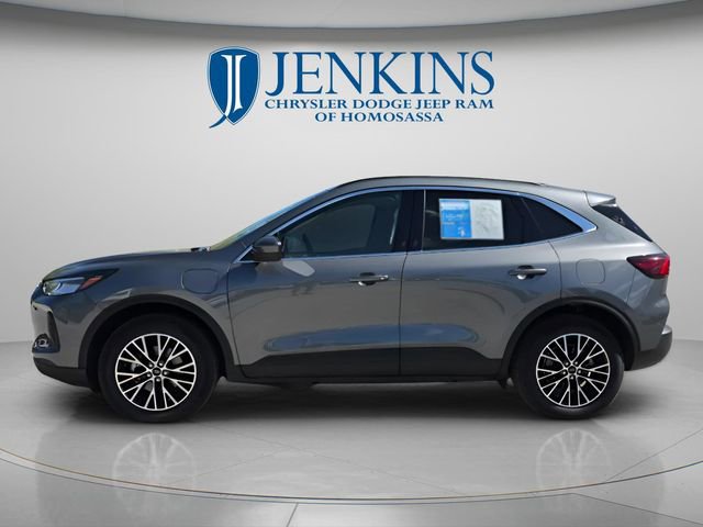 Used 2025 Ford Escape SE FWD image 9
