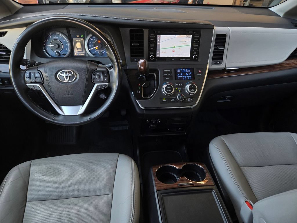 Used 2018 Toyota Sienna Limited Premium AWD/4WD image 18