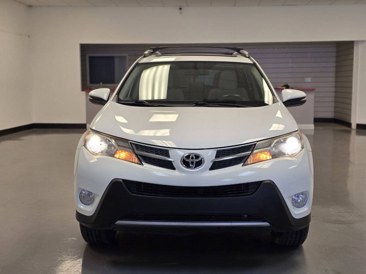 Used 2013 Toyota RAV4 XLE FWD image 4